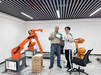 SZGHTECH welcomes overseas robot customers and deepens cooperation in intelligent manufacturing.